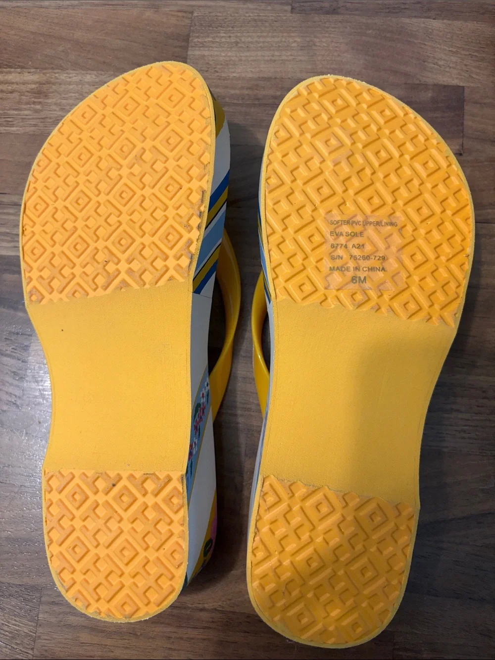 Tory Burch Yellow Floral Stripe Logo Flip Flops Never Worn